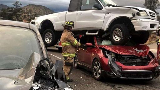 arizona-car-accident1-ht-ml-181008_hpMain_16x9_992